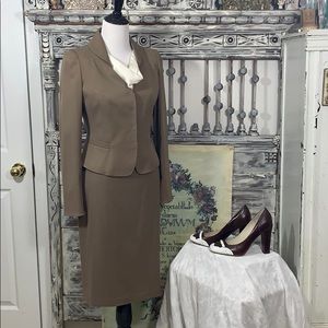 Elie Tahari Suit, Sz 4